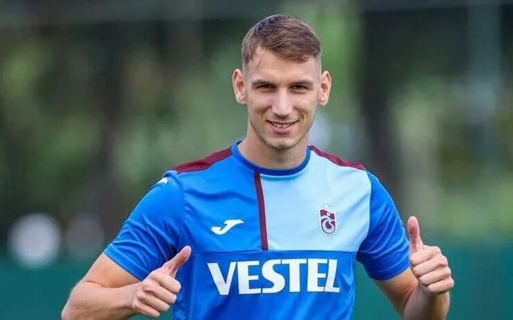 "Trabzonspor" oyunçusu ilə yollarını ayırıb